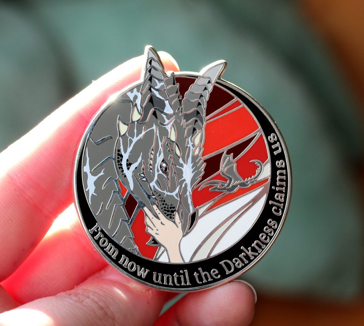 thirteen throne of glass enamel pin