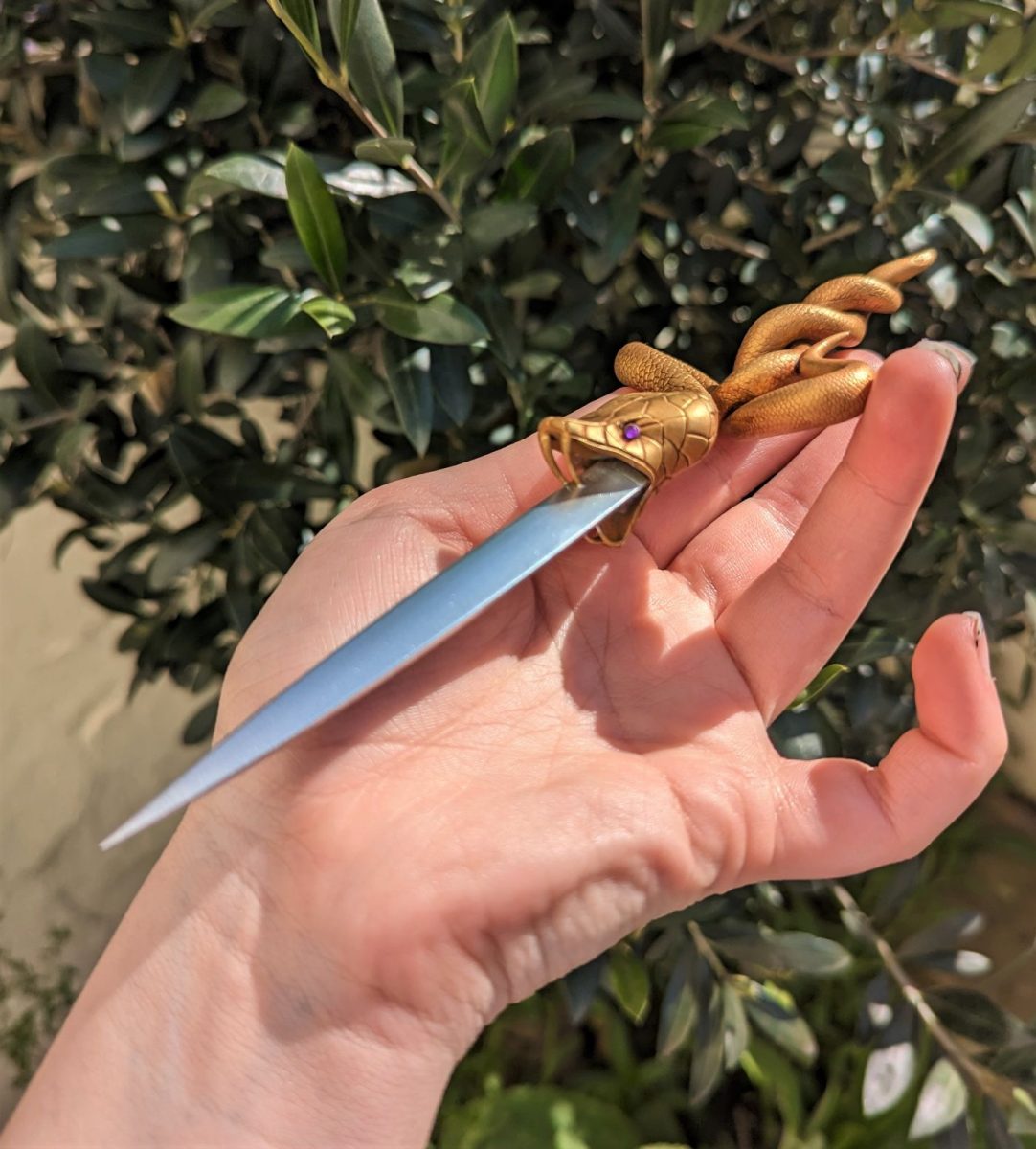 kingdom of the wicked dagger miniature