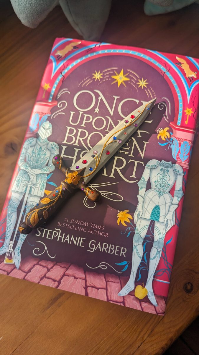 Once Upon a Broken Heart Dagger Miniature - PREORDER