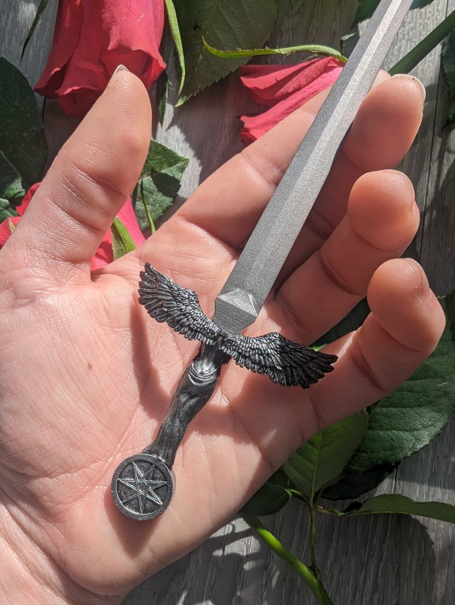 Ashdrinker empire of the vampire miniature sword
