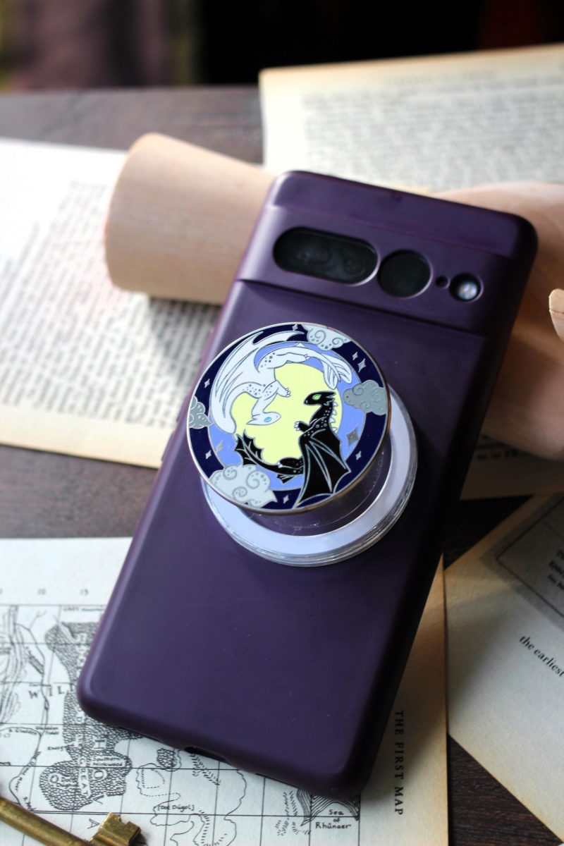 Dancing Dragons magnetic Kindle Grip, bookish magnetic phone grip, interchangeable ereader holder