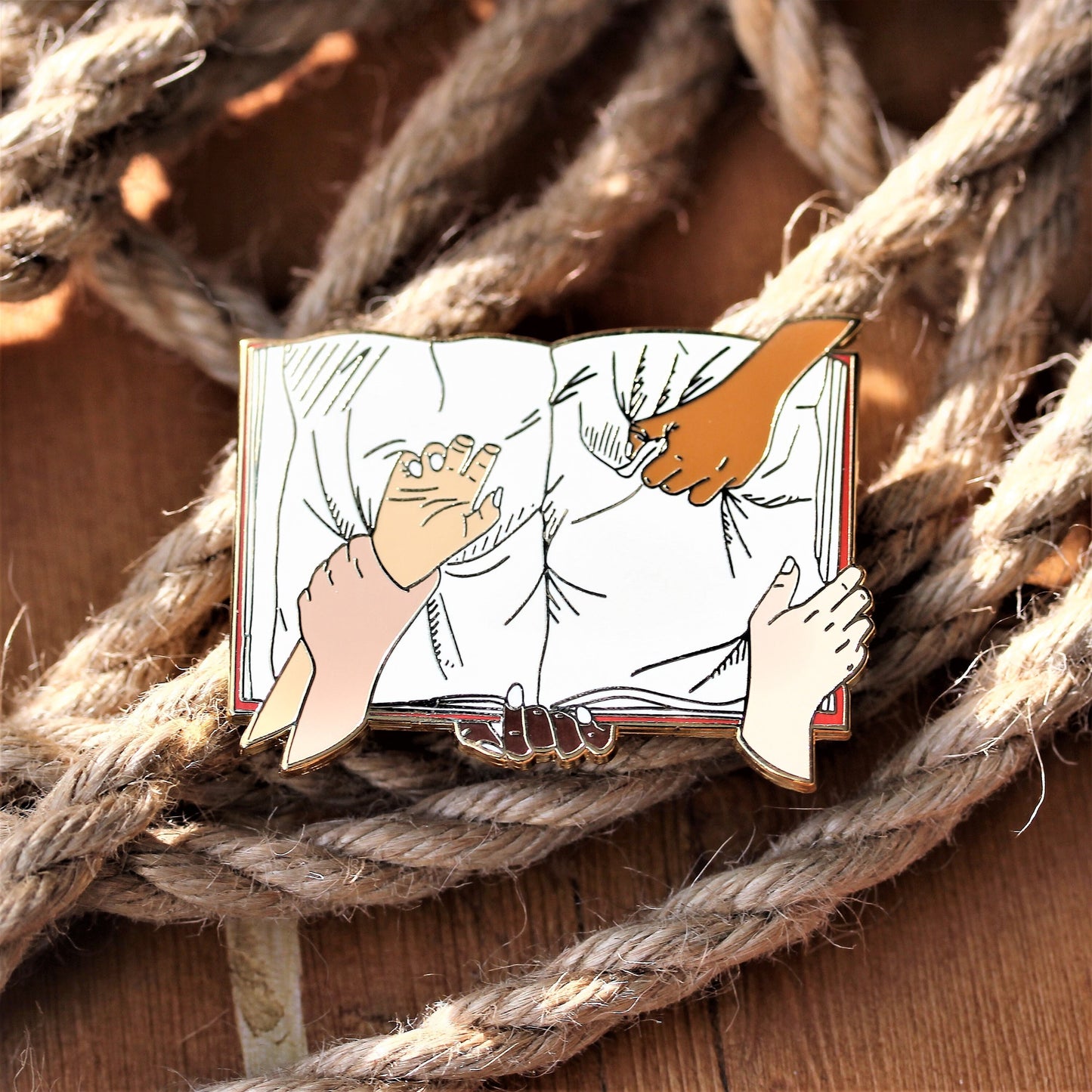 Why choose enamel pin, book lover pin badge, reverse harem pin