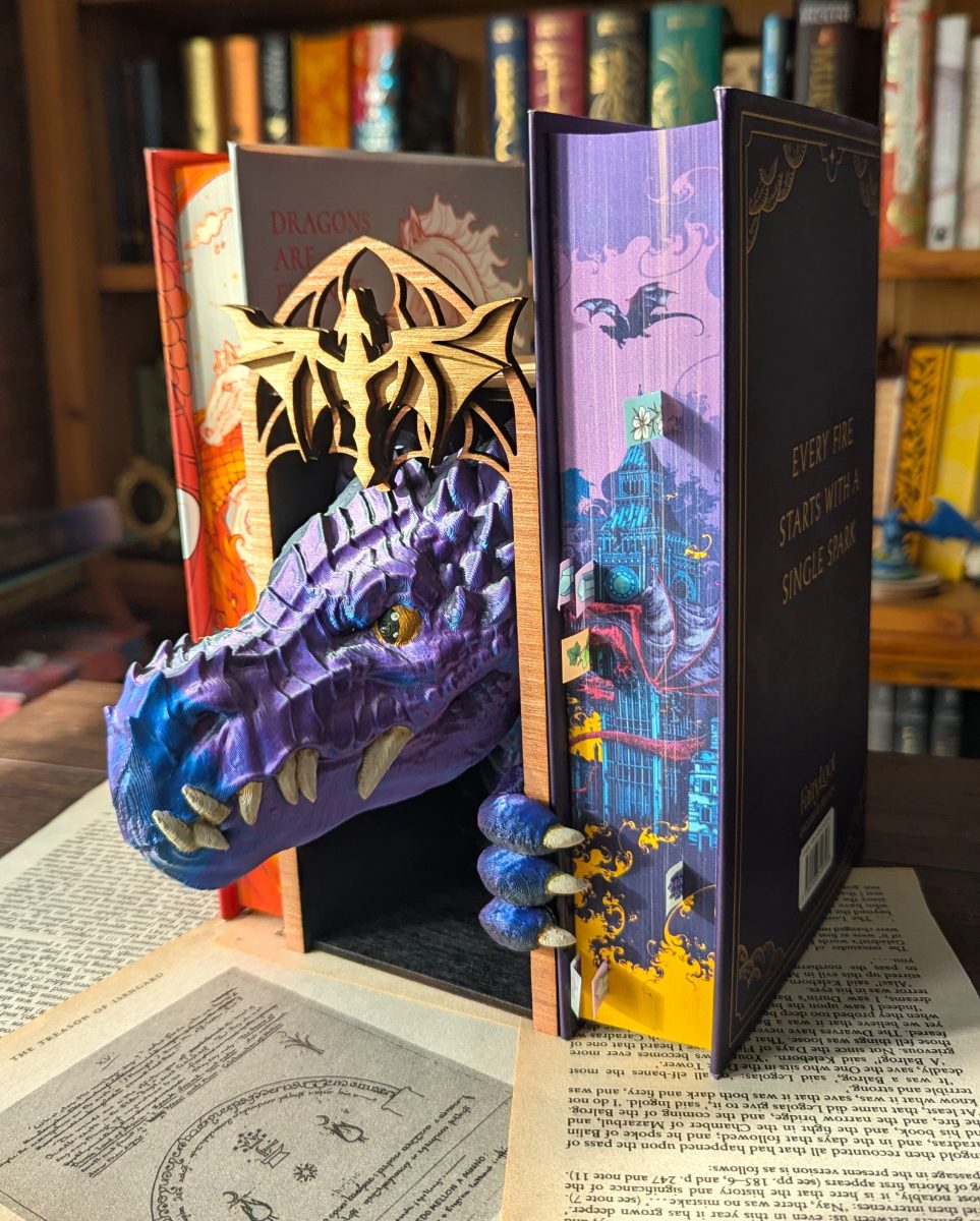 Wise Dragon Head Book Nook- blue/purple colourshift image 0