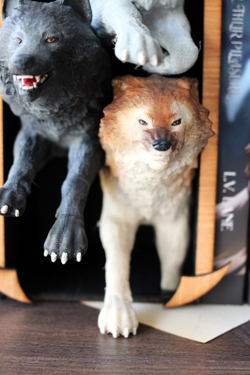 Wolf pack Book Nook- brown, grey, black