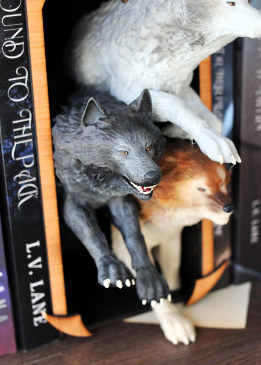 Wolf pack Book Nook- brown, grey, black