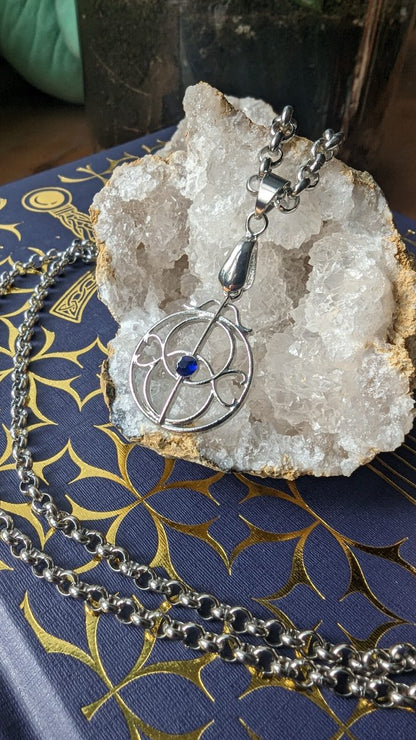 eye of elena throne of glass necklace