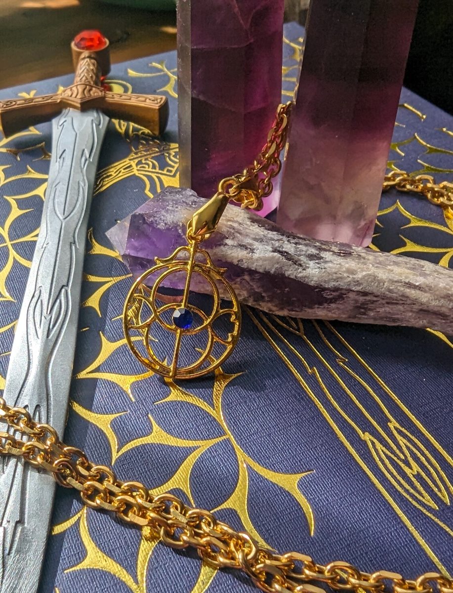 eye of elena throne of glass necklace
