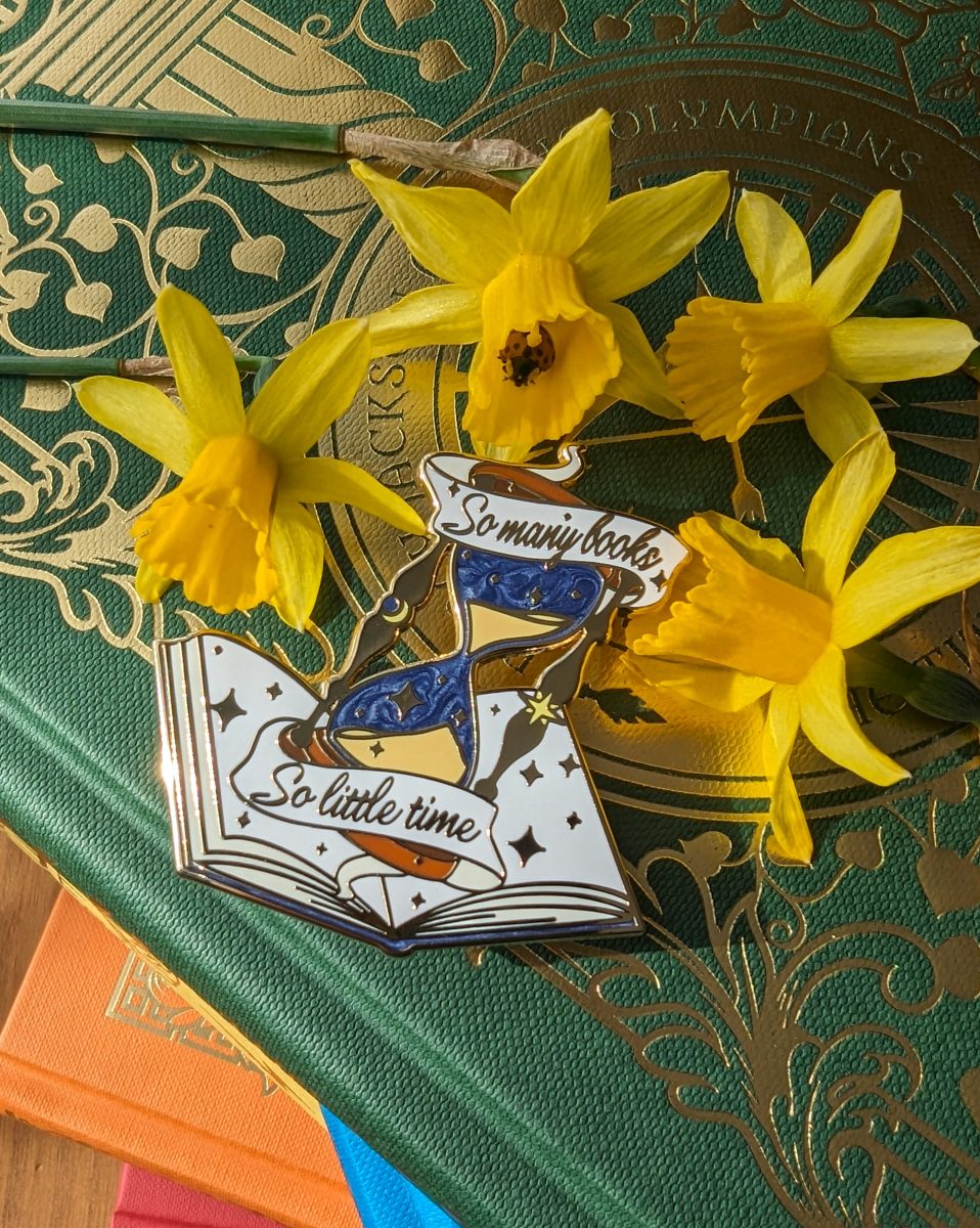 so many books, so little time enamel pin