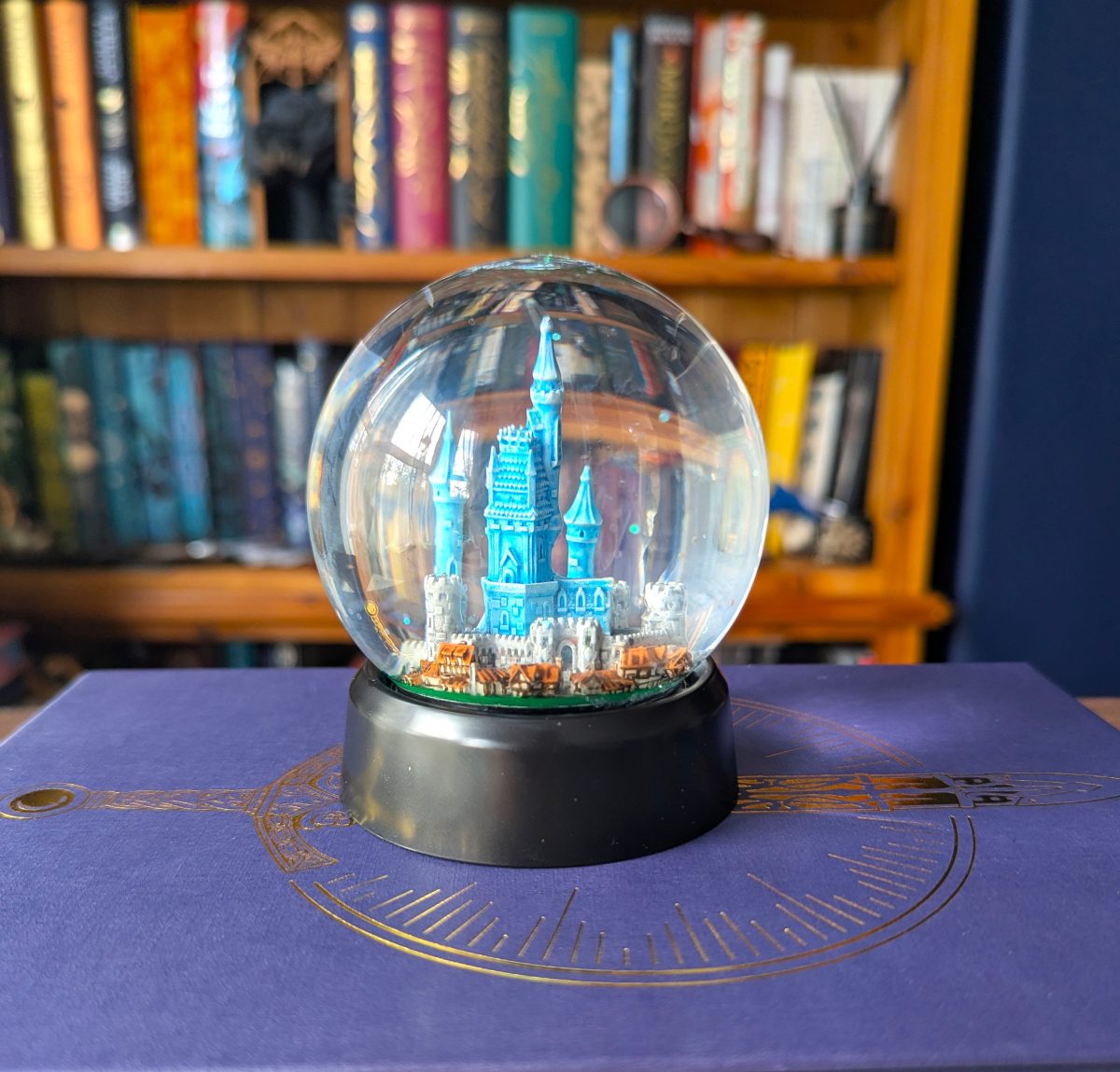 throne of glass snow globe