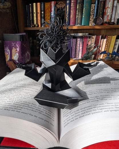 Pattern shelf guardian Stormlight figure