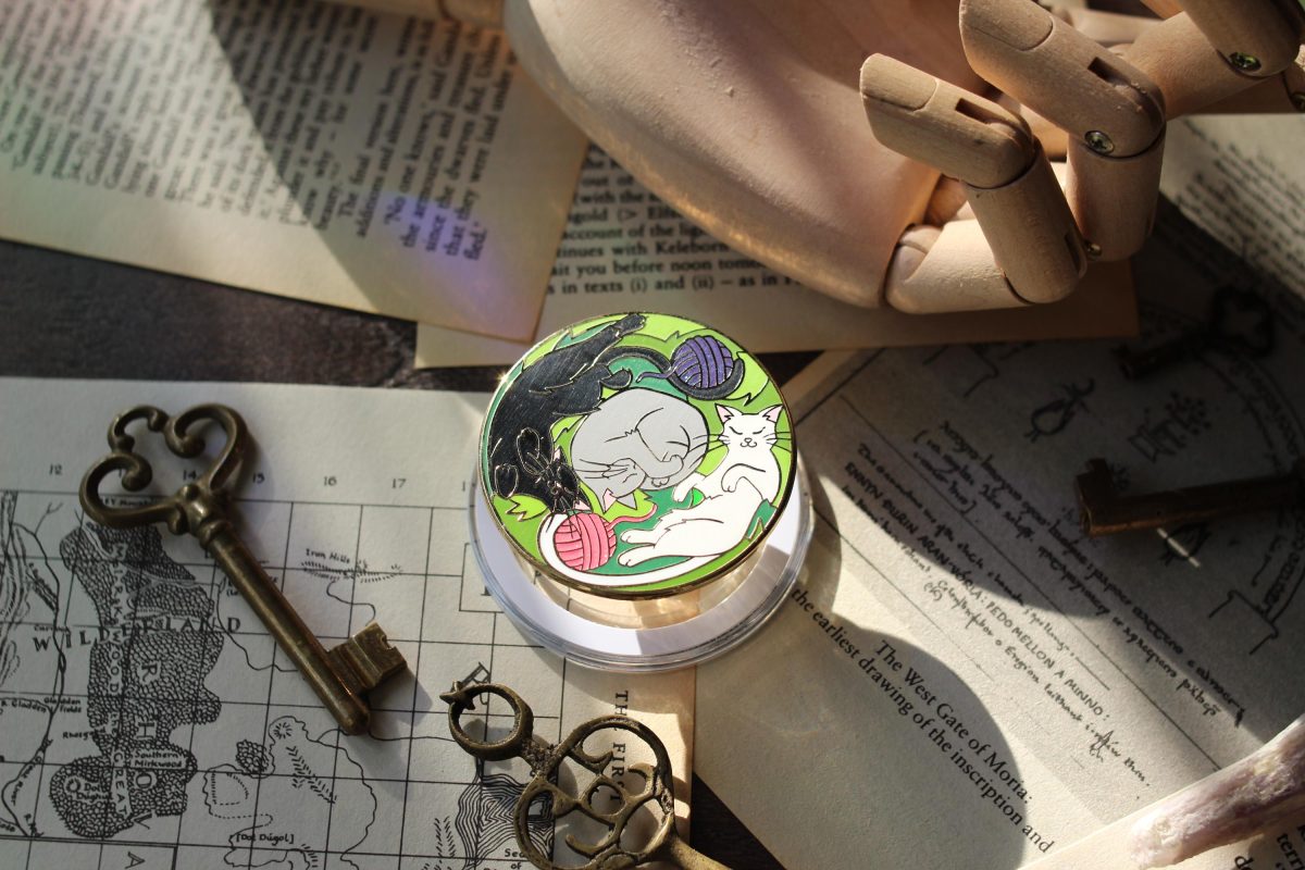 Kitten Cuddles magnetic Kindle Grip, bookish magnetic phone grip, interchangeable ereader holder