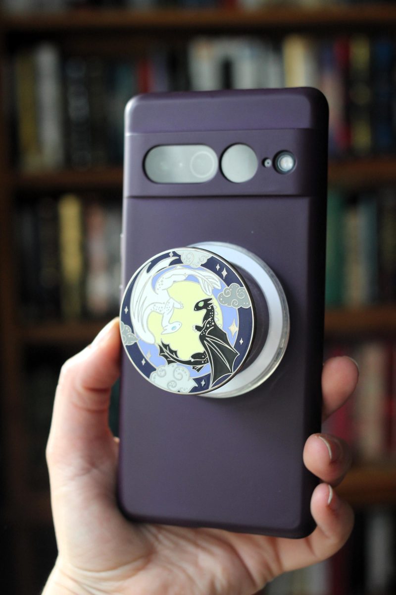 Dancing Dragons magnetic Kindle Grip, bookish magnetic phone grip, interchangeable ereader holder