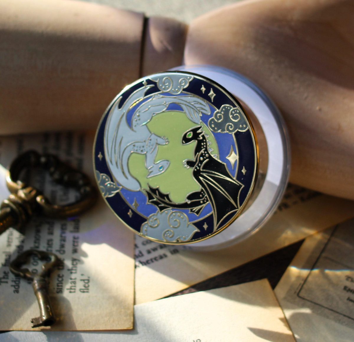 Dancing Dragons magnetic Kindle Grip, bookish magnetic phone grip, interchangeable ereader holder