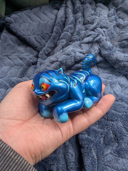 Kpop demon hunters derpy shelf guardian figure, shelf sitter,